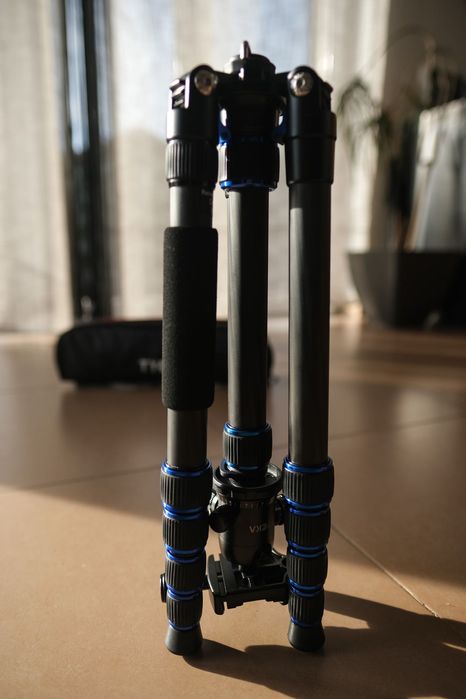 Tripé Compacto em Fibra de Carbono - TYCKA