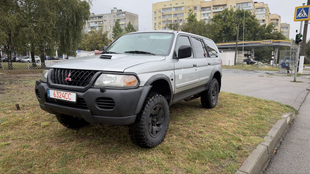 Mitsubishi Pajero Sport 2.5 дизель, 2001 год