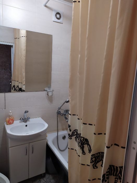 Подобово,ЦЕНТРІ, 1-2 кім,Соборна 58,фіск.чек,чиста!!!