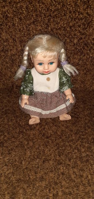 Кукла на батарейках