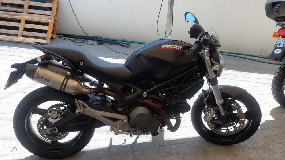 Ducati monster 696
