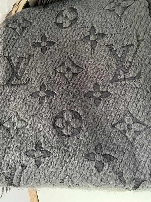 Szalik Louis Vuitton Paris