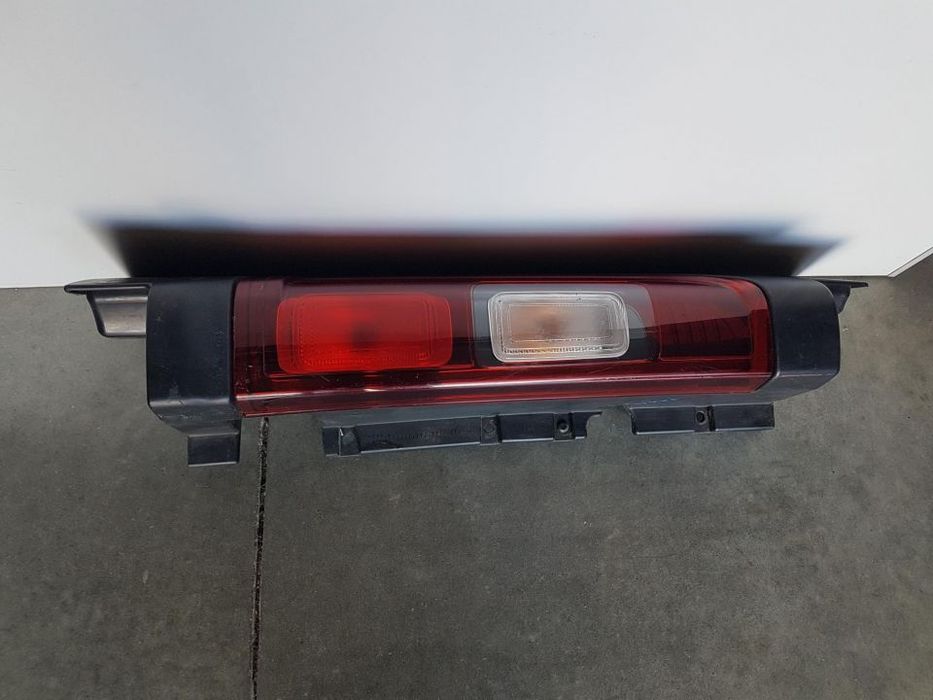 Farolim Renault Trafic 2017