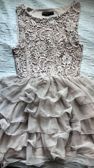 Продам платье. Смотрится нарядно