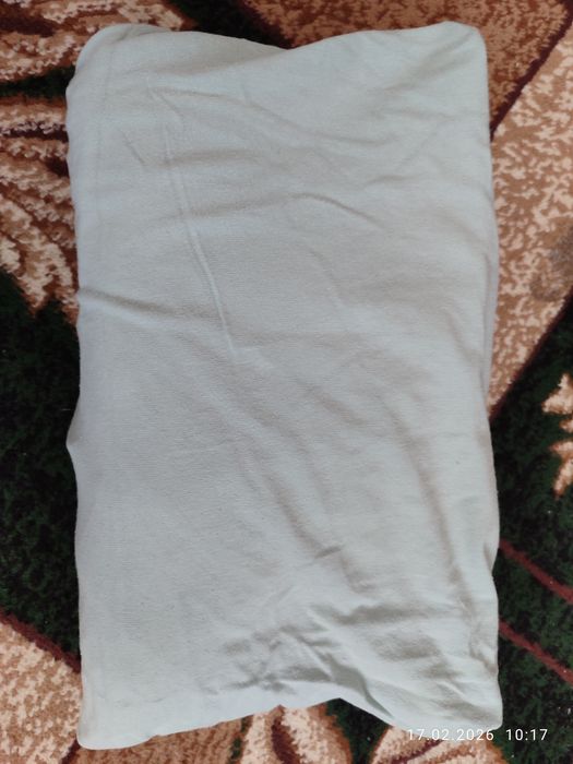 Простинь на резинці в дитяче ліжечко