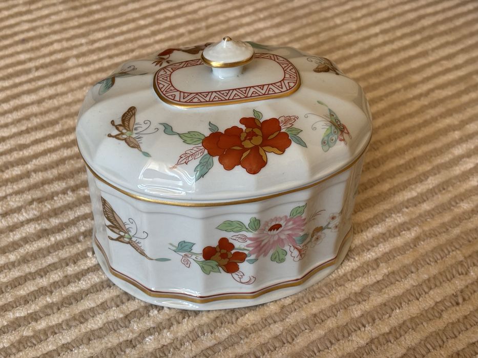 Caixa Diogo Mountain Pine, Vista Alegre