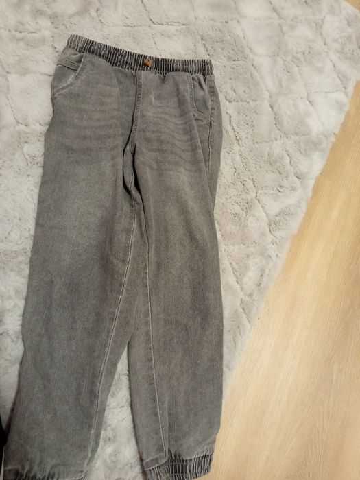 Spodnie chłopięce 146