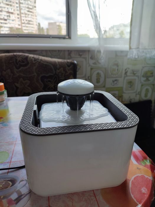 Продам поилка-фонтан для животного