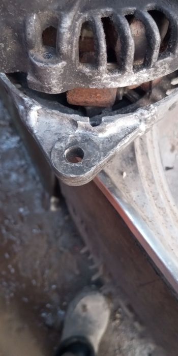 Продам б/у генератор MONDO з двигуна 2.5 TDI