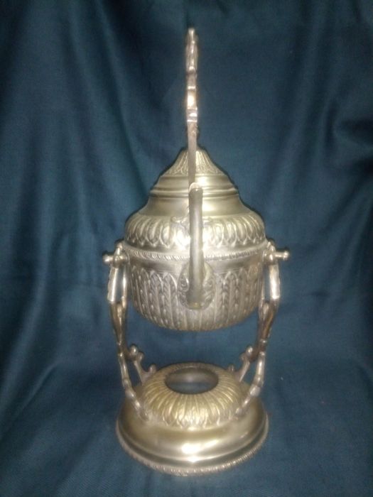 Antiga chaleira - samovar em casquinha