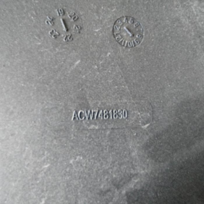 Agco ciagnik panel boczny pod maske Valtra massey fendt