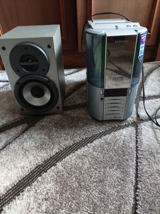 Музичний центр...