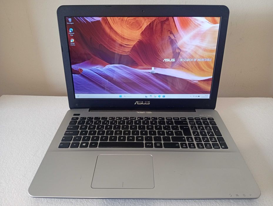Asus X555L i5 5500U + INTEL HD 5500 + 8GB RAM + SSD