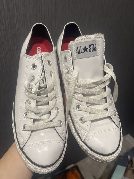 CONVERSE 41.5р. Нові.