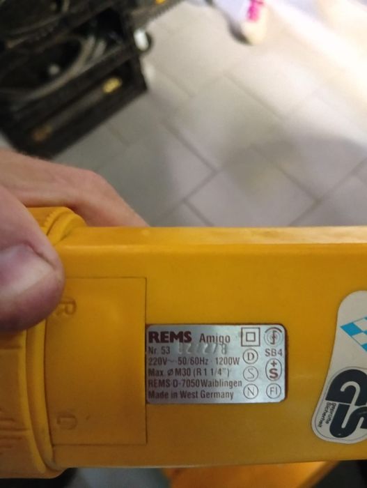 Máquina de fazer roscas  Elétrica REMS Amigo 1/8 - 1 1/4 (Nova / Sem Uso)