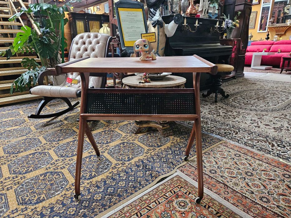 Lindíssima secretária secretária vintage - Restaurada