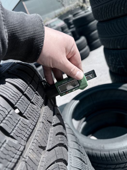 245 45 18 Michelin PA4 ZP 90% 2023 Шини Зима