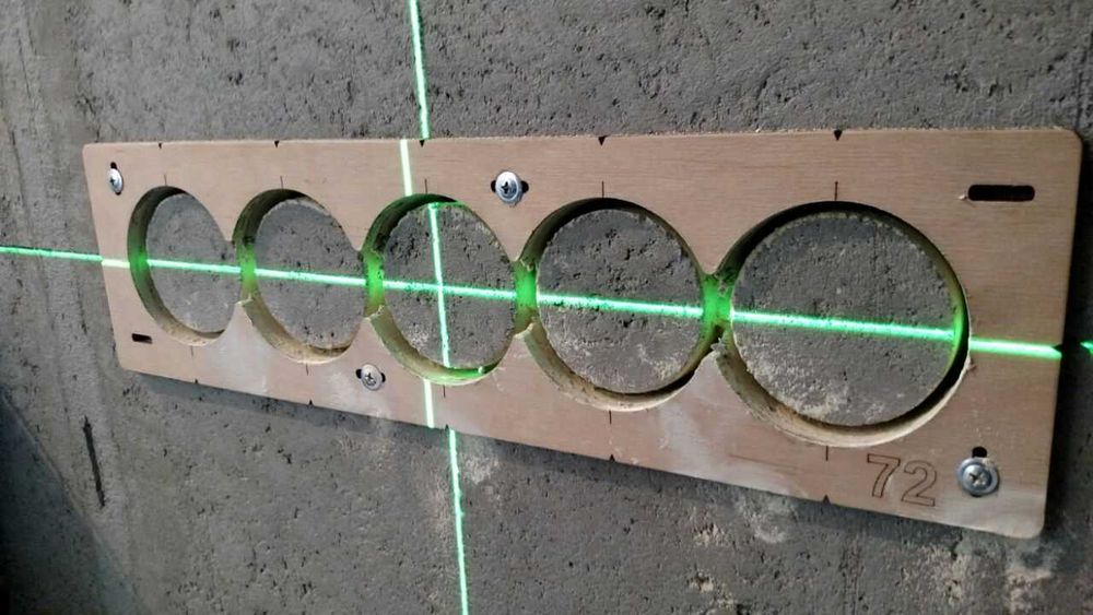 Шаблон 5 отверстий 68 диаметра, для сверления подрозетников.