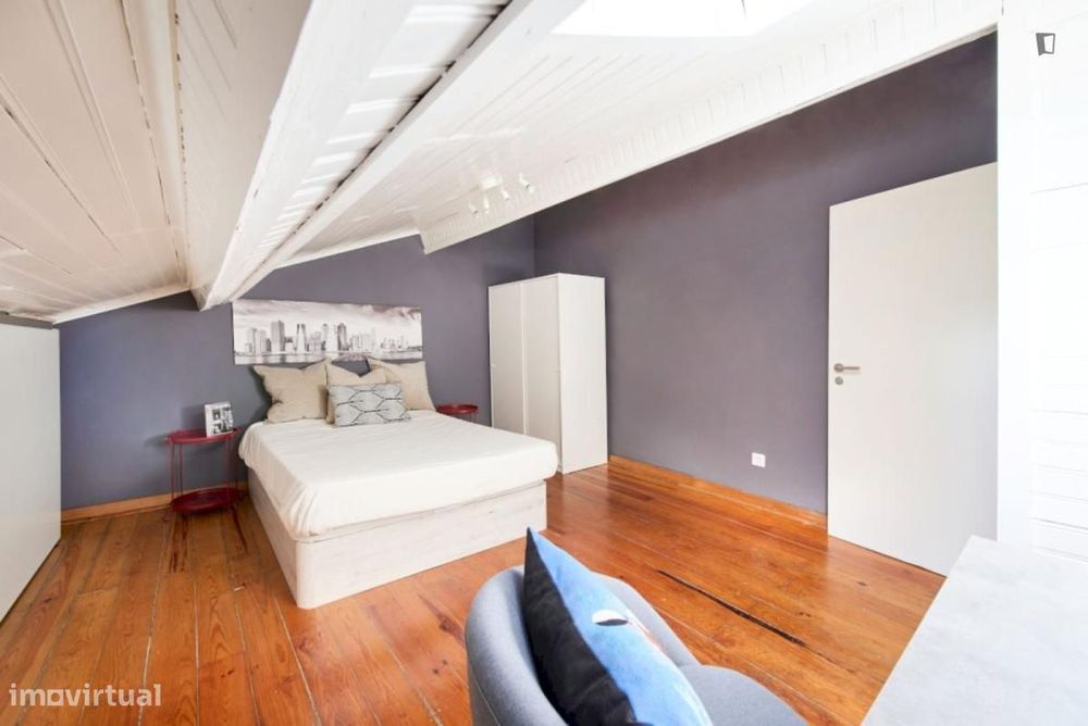 Quarto - localizado em Amadora Lisbon