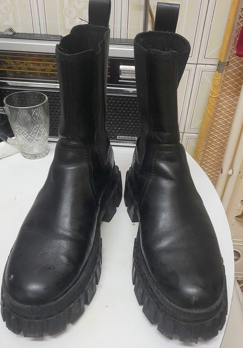 Botas / Botins Stadivarius cor preto N.40 - Semi-novas