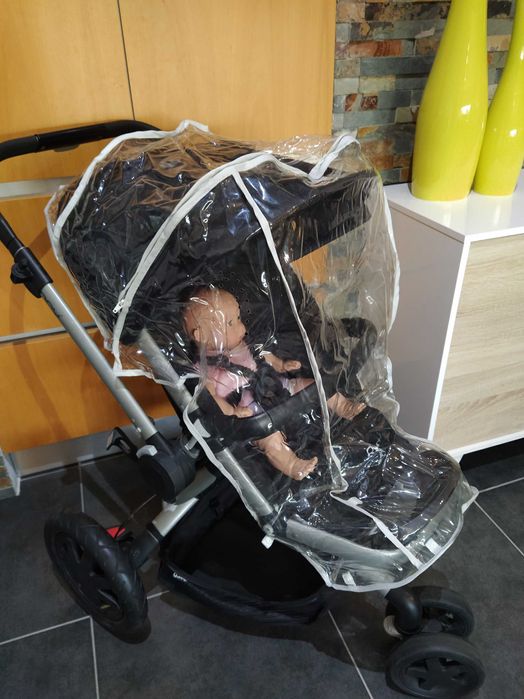 Carrinho e ovo de bebé