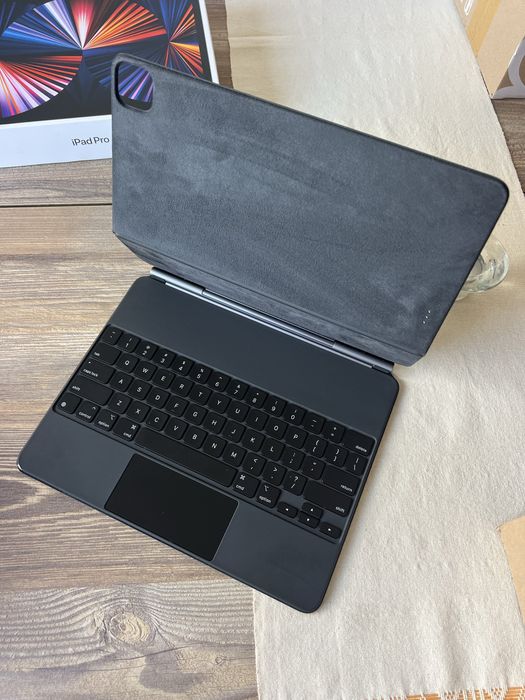 Magic Keyboard (Cinza antracite) para iPad Pro de 12,9 polegadas QWERTY