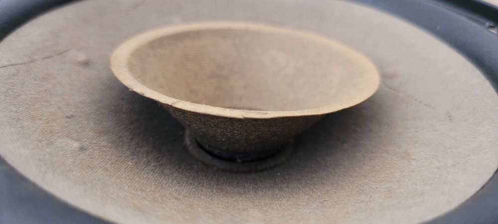 Głośniki 4 szt. z Renault 25 V6 Iniection. Wersja z wieżą audio.