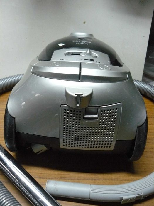 Odkurzacz Dirt Devil Skuppy 2000 wat max workowy komplet