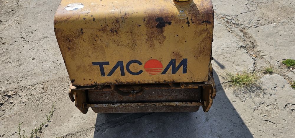Японський Дорожній Вібро Каток Tacom w 850