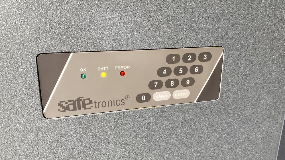 Сейф офисный Safetronics