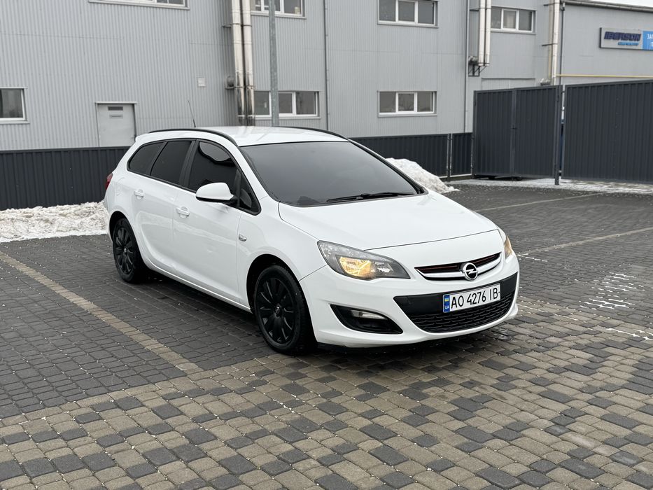 Opel Astra 2013 рік 1.7 Дизель Механіка 6 ступка