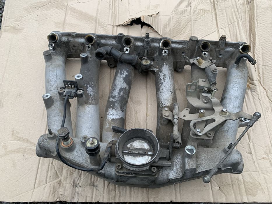 Впускной коллектор Mercedes E-Class W124 (1983-1995) 1031411601