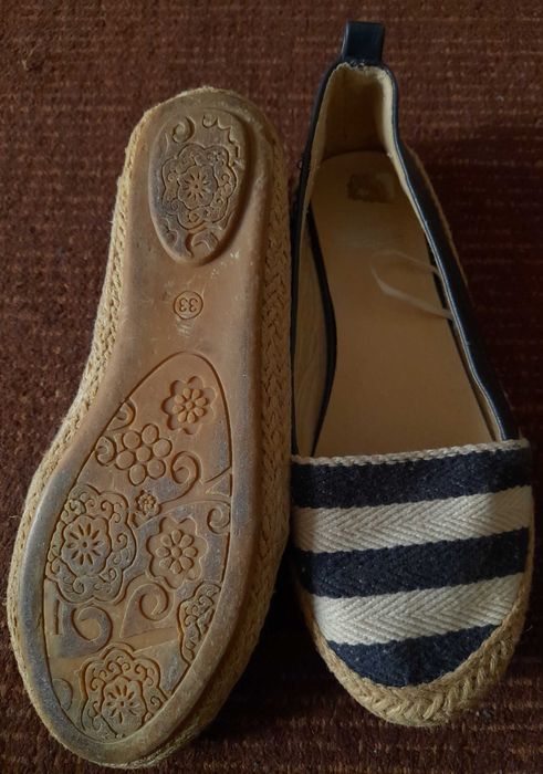 Sapatos Riscas: Tam 33
