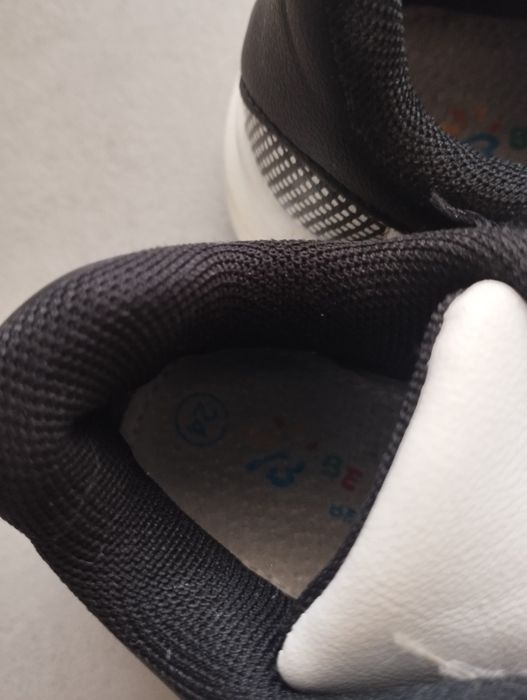 Кросівки дитячі 24 р, крокси у подарунок