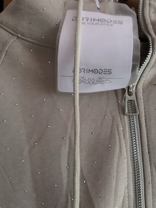 Костюм в камінчики