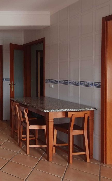 Mesa de cozinha com 6 cadeiras