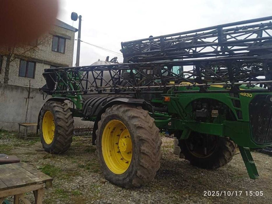 Обприскувач John Deere 4930