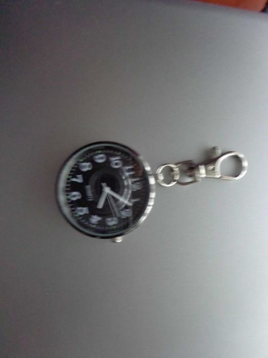 zegarek nowy do powieszenia