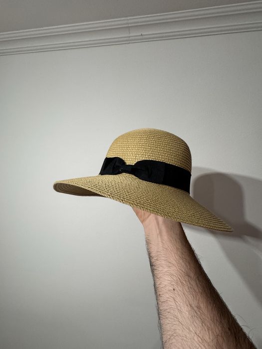 Капелюшки жіночі