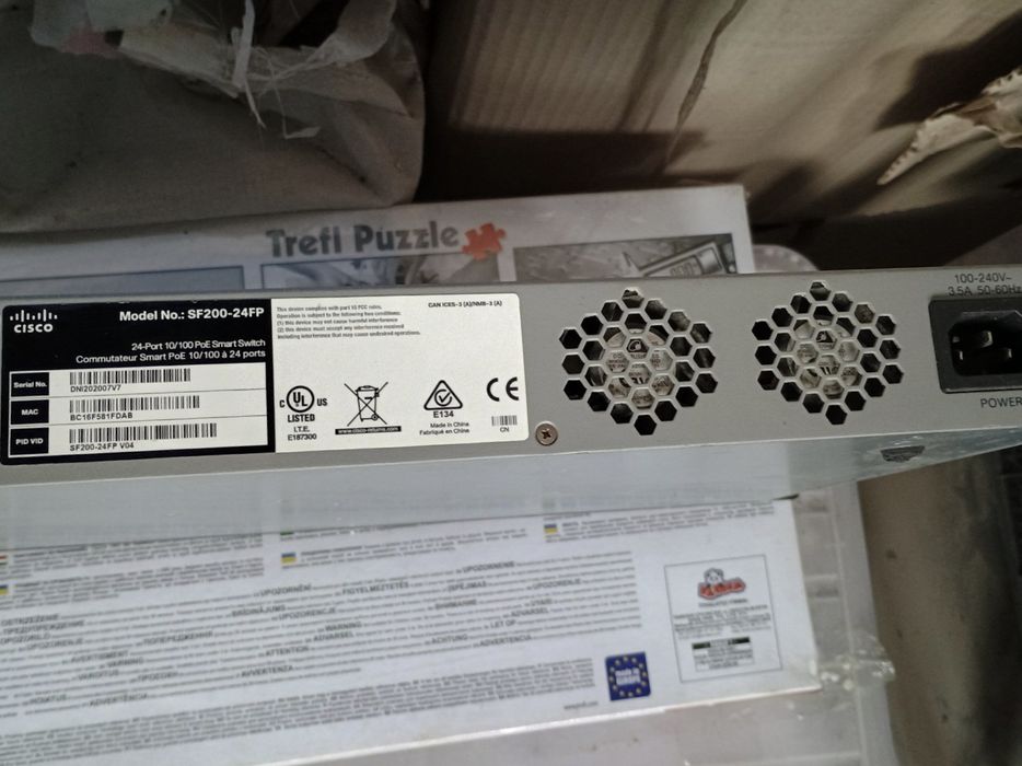 Комутатор,маршрутизатор Cisco SB SF200-24