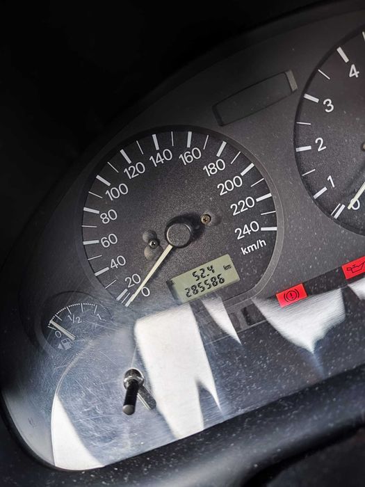 Mitsubishi Carisma 1.6 103cv