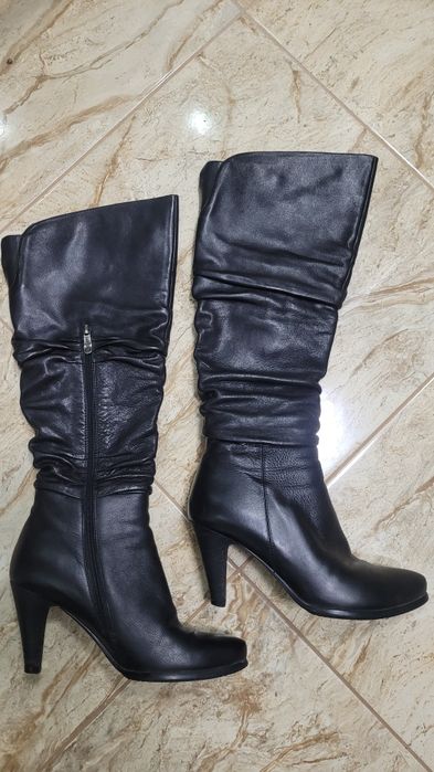 Жіночі зимові шкіряні чоботи