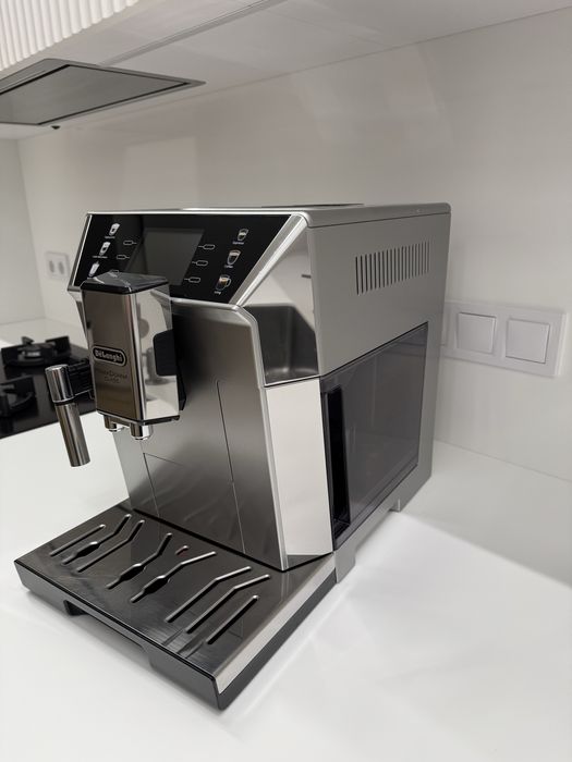 Продам кавову машину модель DeLonghi PrimaDonna Class ECAM 550.85 MS