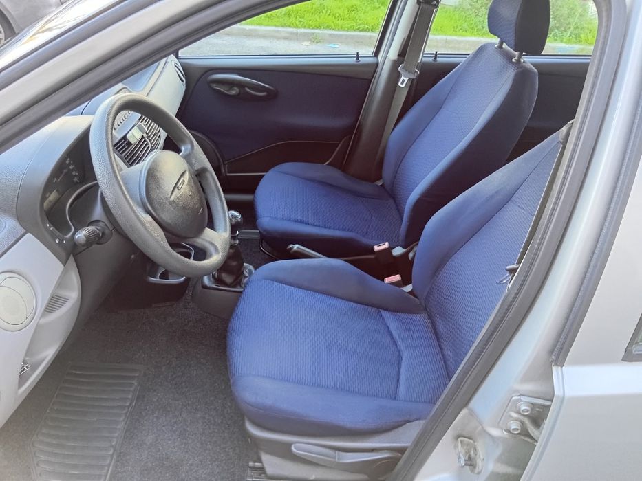 Fiat Punto 1.2 8v único dono