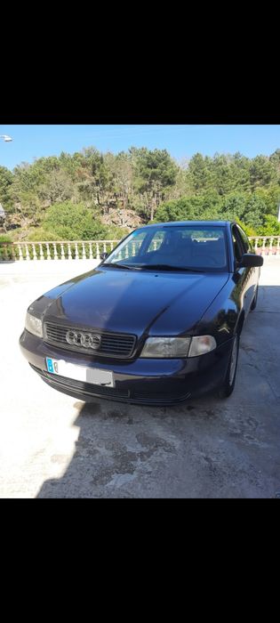 Audi A4 B5 1.6 para peças ou reparar