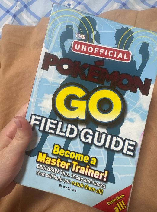 Книга: Pokémon GO Field Guide, Покемон ГО, англійською мовою