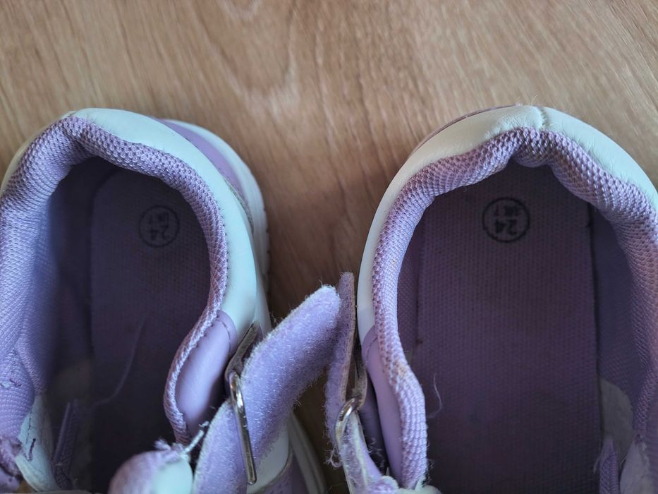 Buty sportowe rozmiar 24