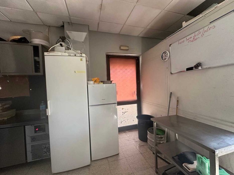 Trespasse de Café/Restaurante com arrendamento de imóvel no Casal do Marco/Paio Pires