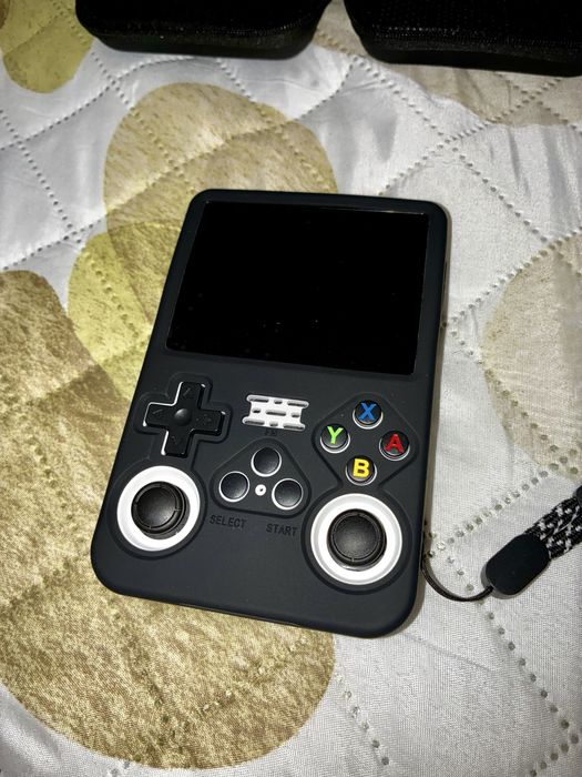 Consola Retro R36S | 128GB + Acessórios - PRONTA A JOGAR!