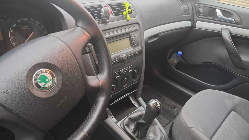Skoda octavia А 5. 1,6 бензин